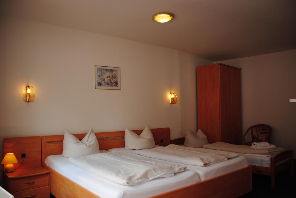 Hotel Kurfuerst Garni غيرمرسهايم الغرفة الصورة